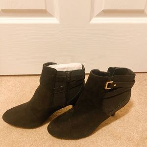 Karen Scott faux suede booties size 8 1/2